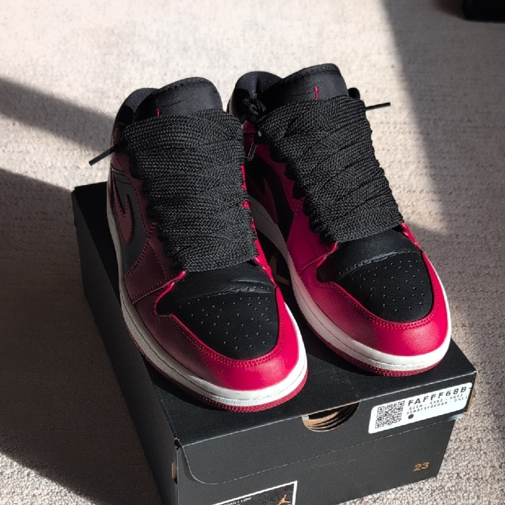 Jordan Reverse Bred Sneakers - Picture 5 of 5